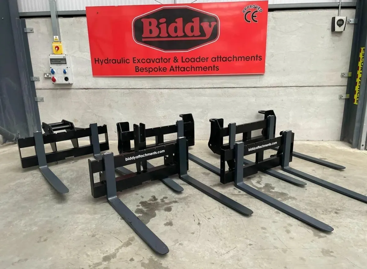 BIDDY PALLET FORKS – EXCAVATORS, LOADERS, TRACTORS - Image 1