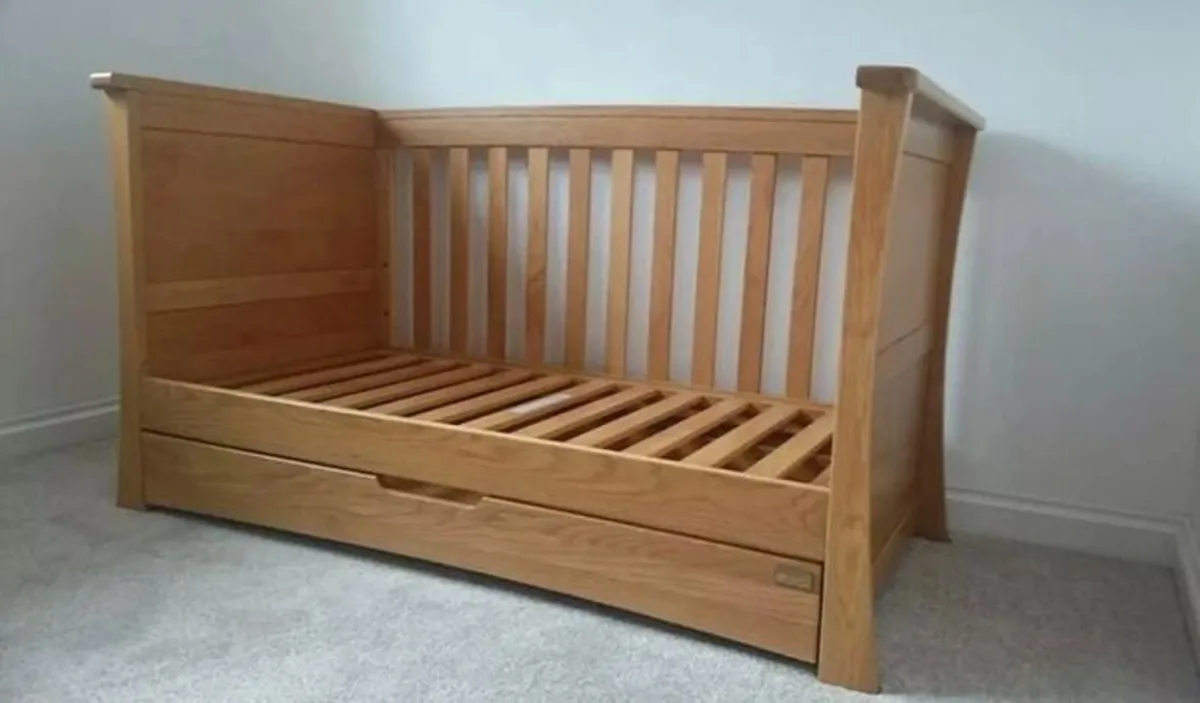 Mamas and Papas Ocean Cotbed + Chest of Drawers - Image 4