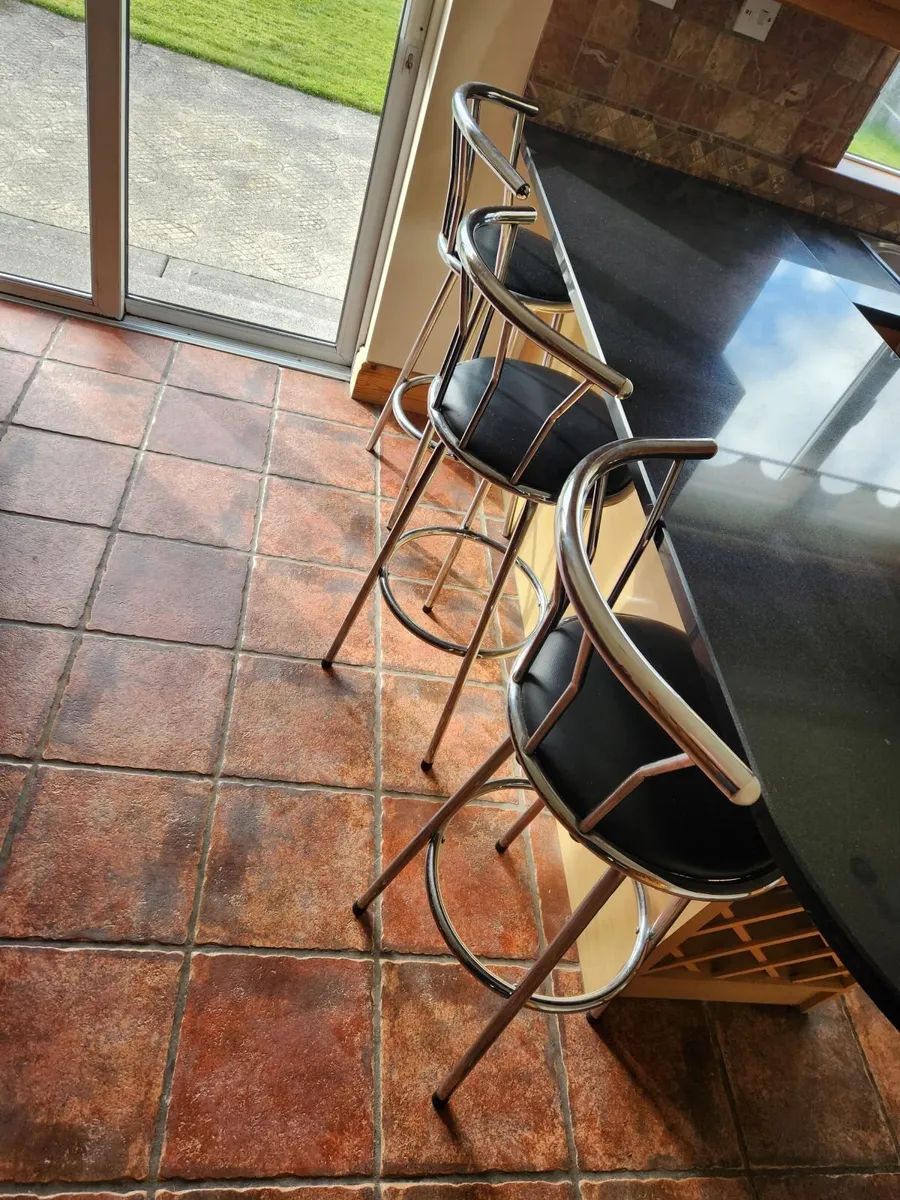 Breakfast stools