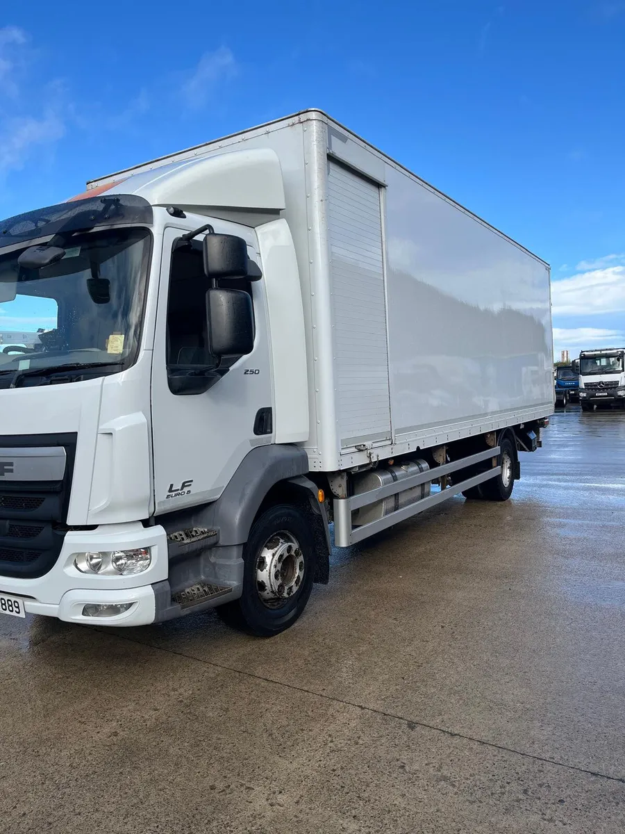 May 2016 DAF LF 55 250 16T Box On Air - Image 2