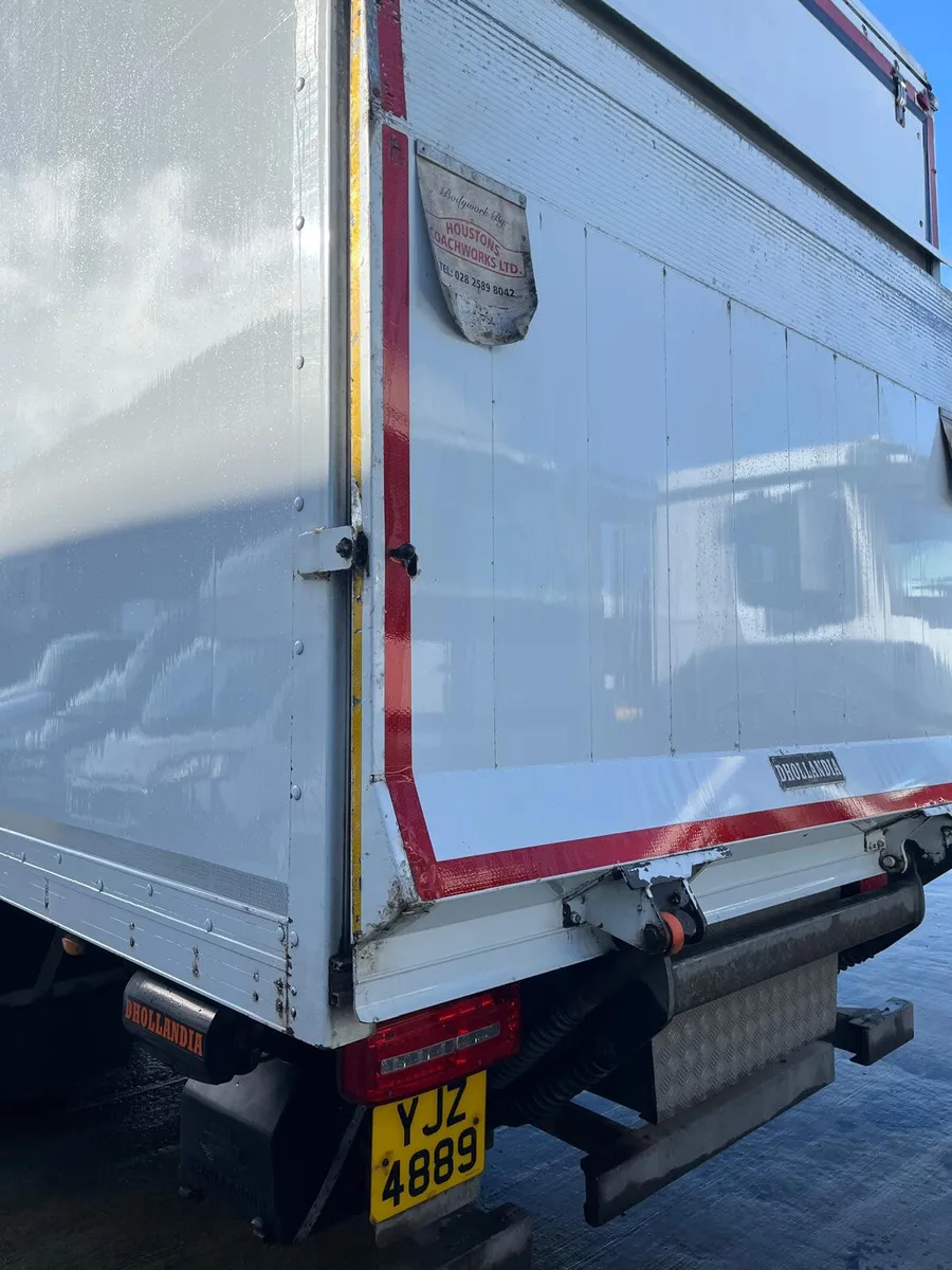 May 2016 DAF LF 55 250 16T Box On Air - Image 4