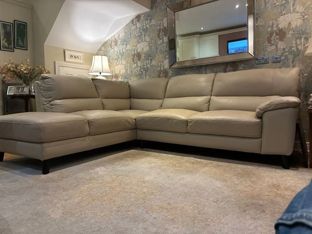 Alfredo light grey leather corner chaise sofa - Image 2