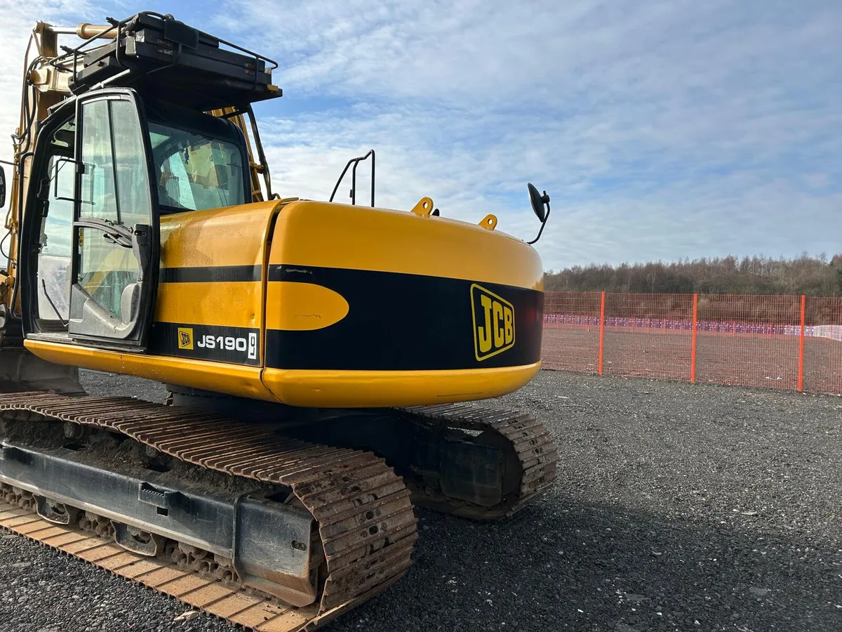 JCB JS190LC - Image 3