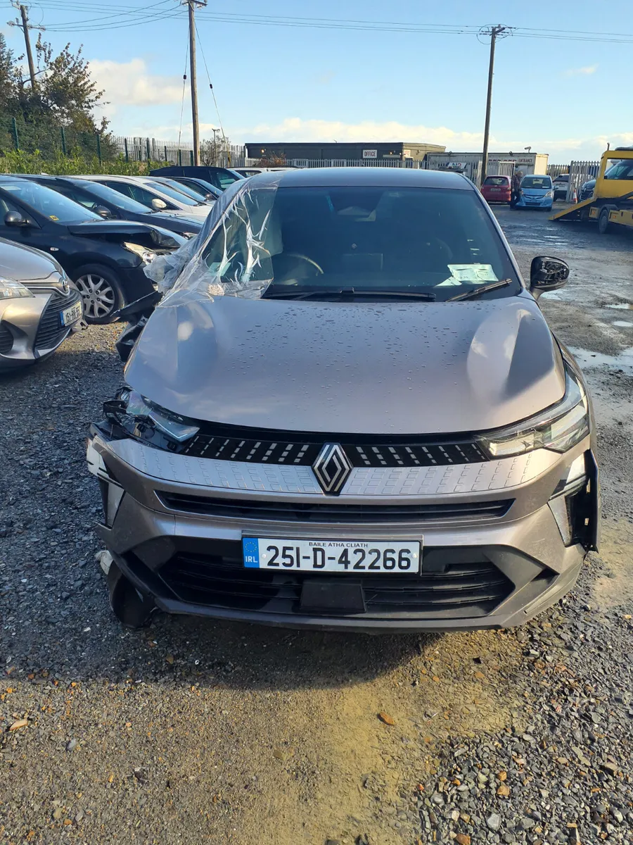 Renault Captur 2025 - Image 1