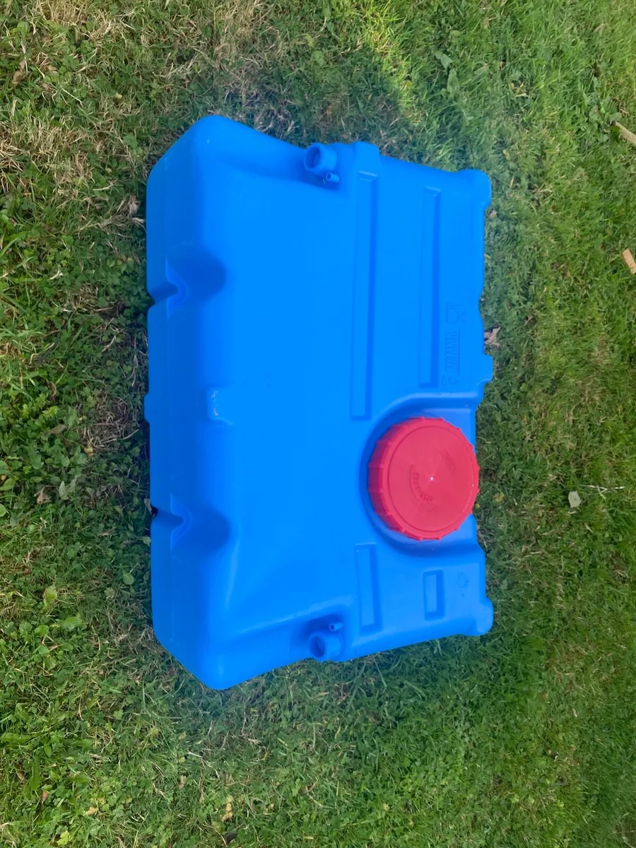 Fiamma water tank - Image 2