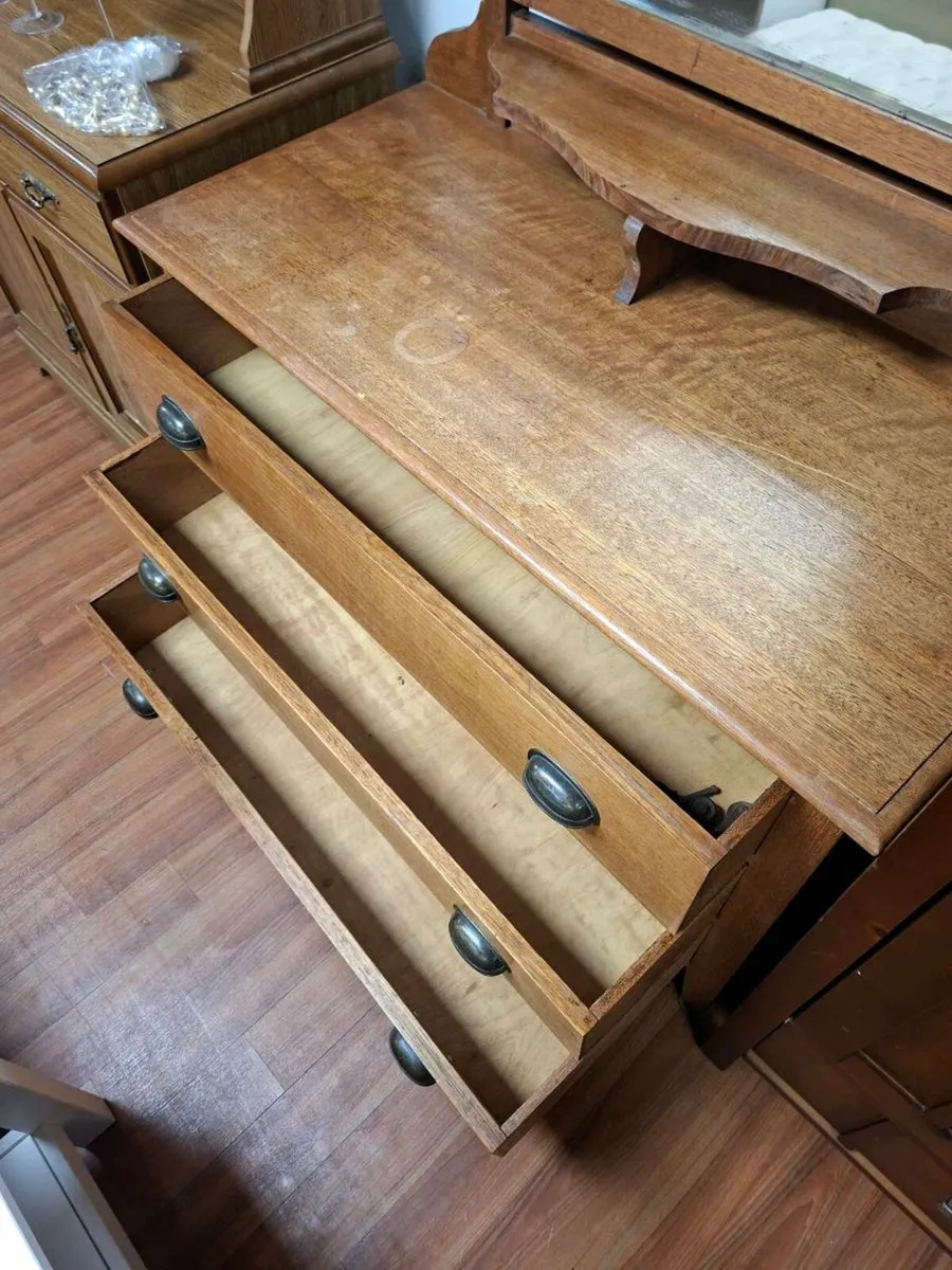 OAK DRESSER - Image 3