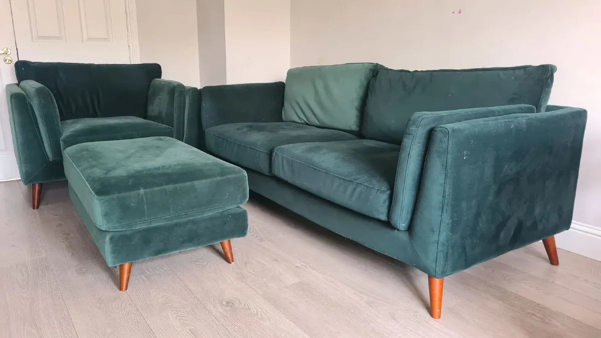 Teal Green Velvet Suite