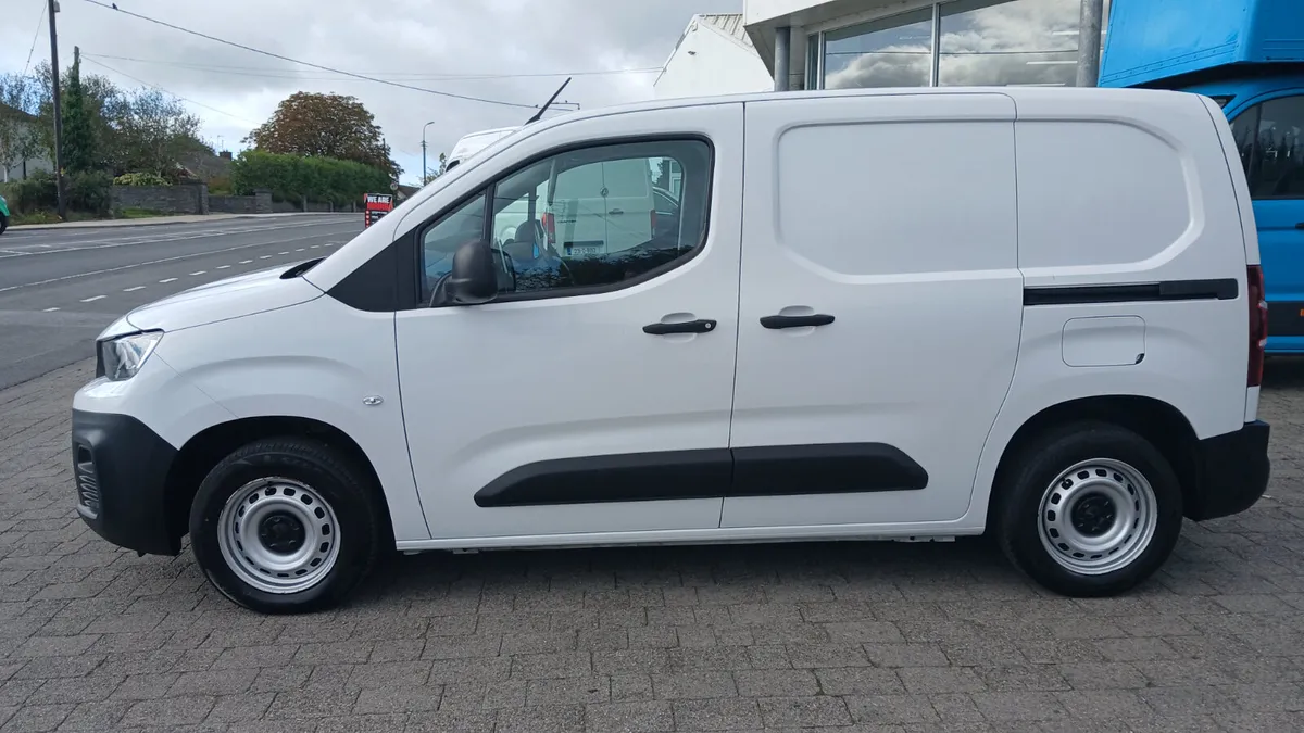 231 PEUGEOT PARTNER HIGH SPEC 100BHP ,A/C, CRUISE - Image 3