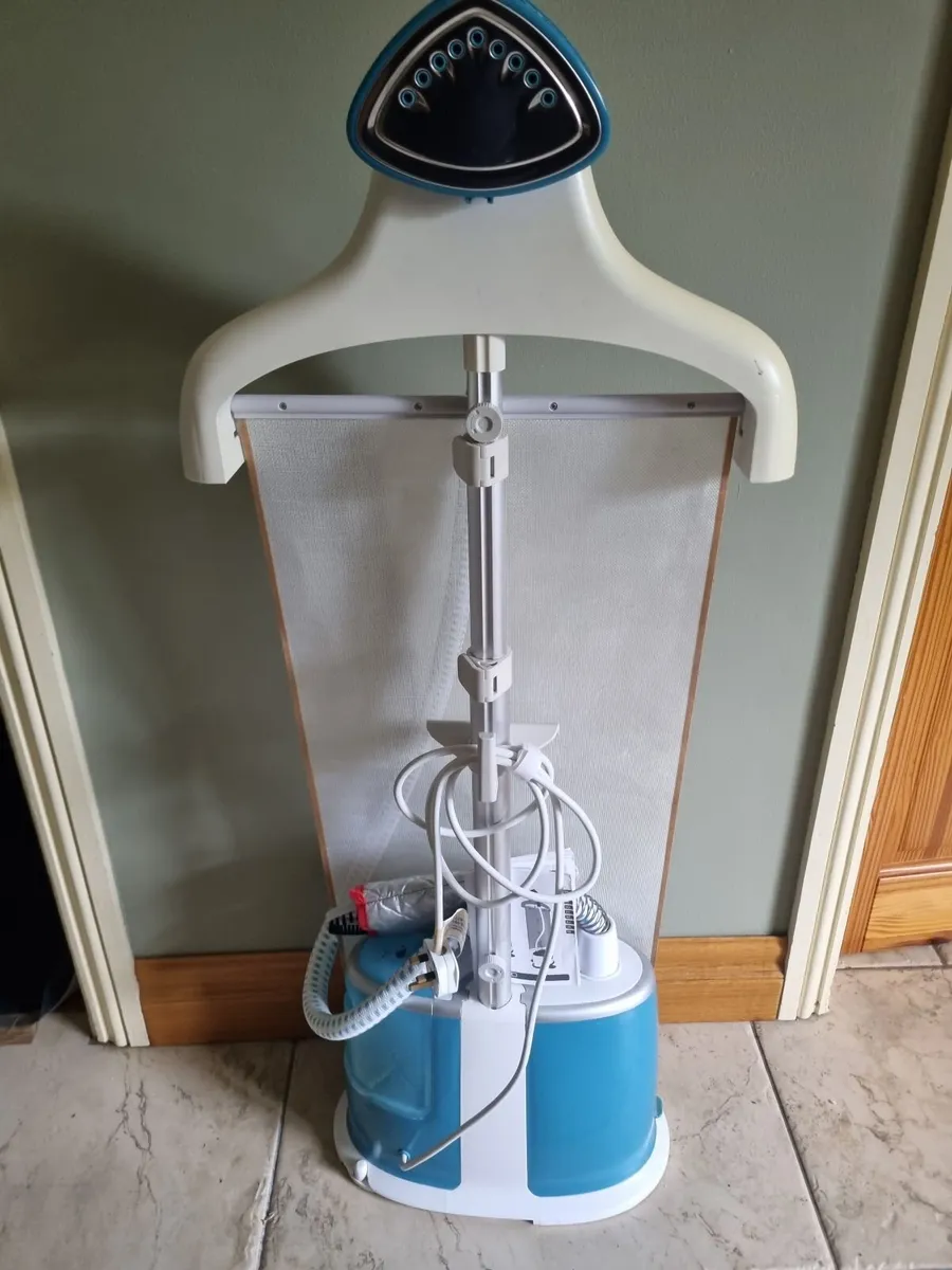 Clothes steamer - Image 2