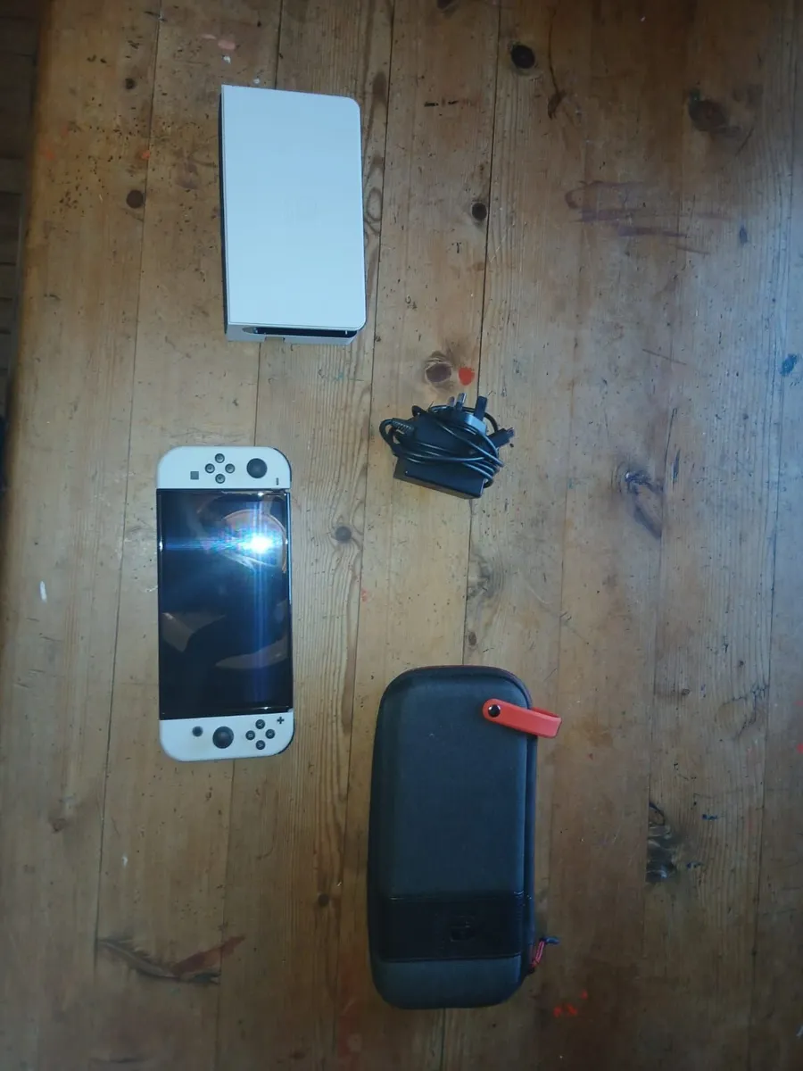 Nintendo switch OLED - Image 1
