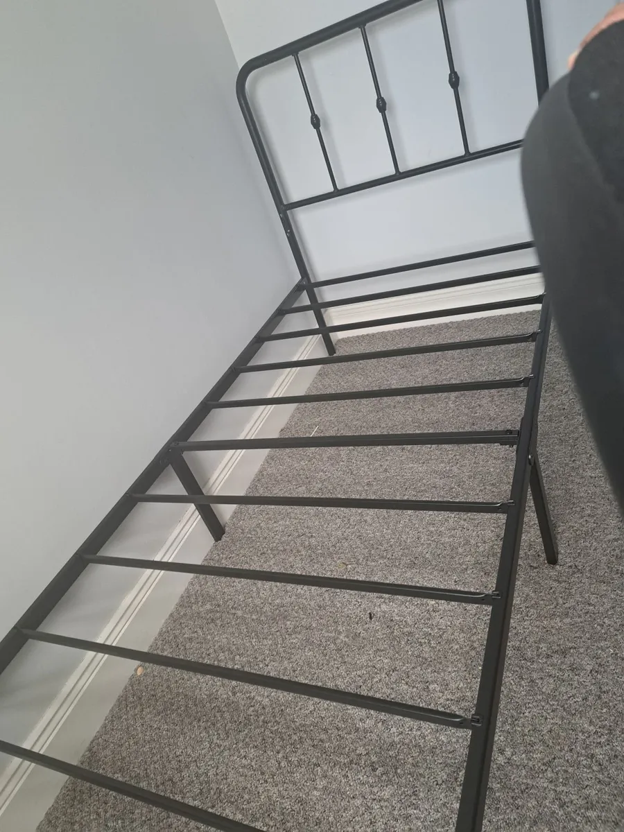 Single bed with two mattresses - Image 2