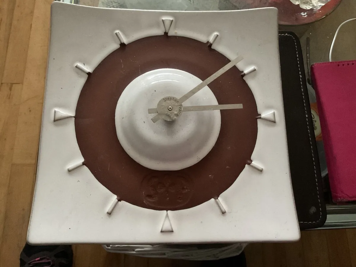 Pottery Clock - Image 1