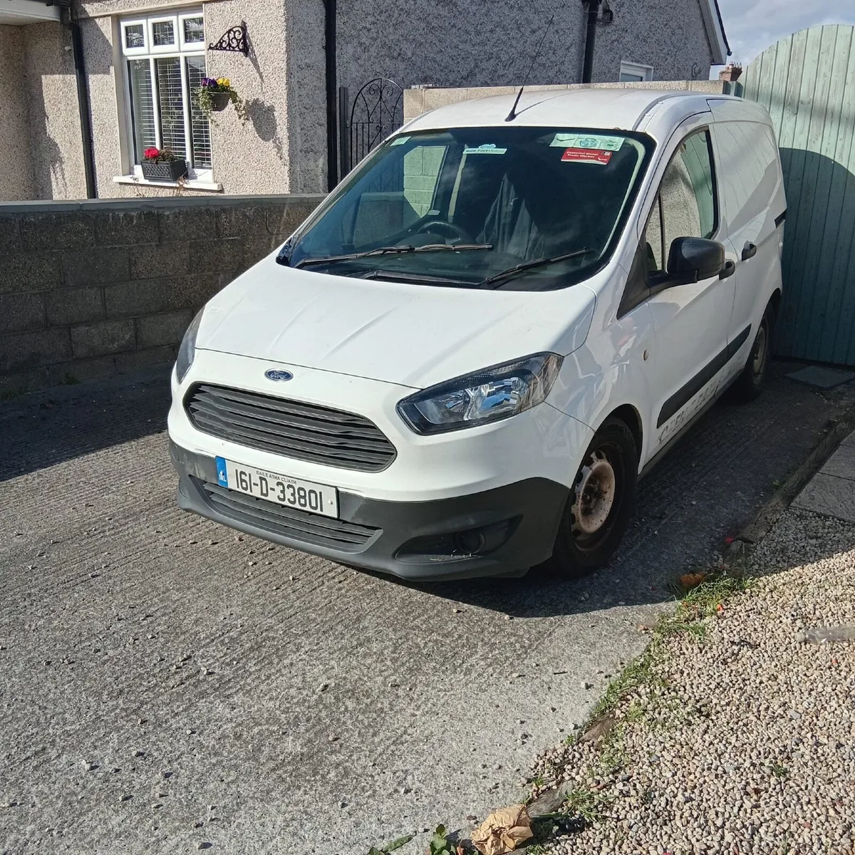 Ford Transit Courier 2016 - Image 2