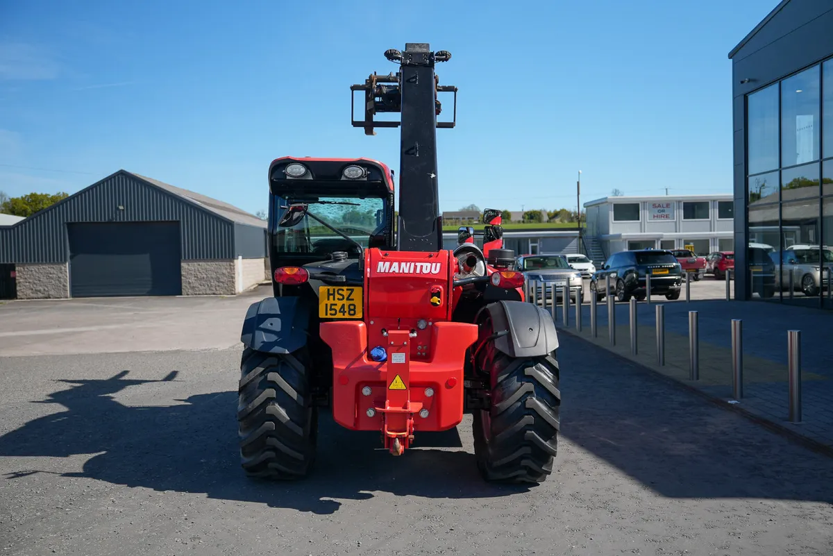 2023 Manitou MLT635-130PS+ Farm Telehandler - Image 3
