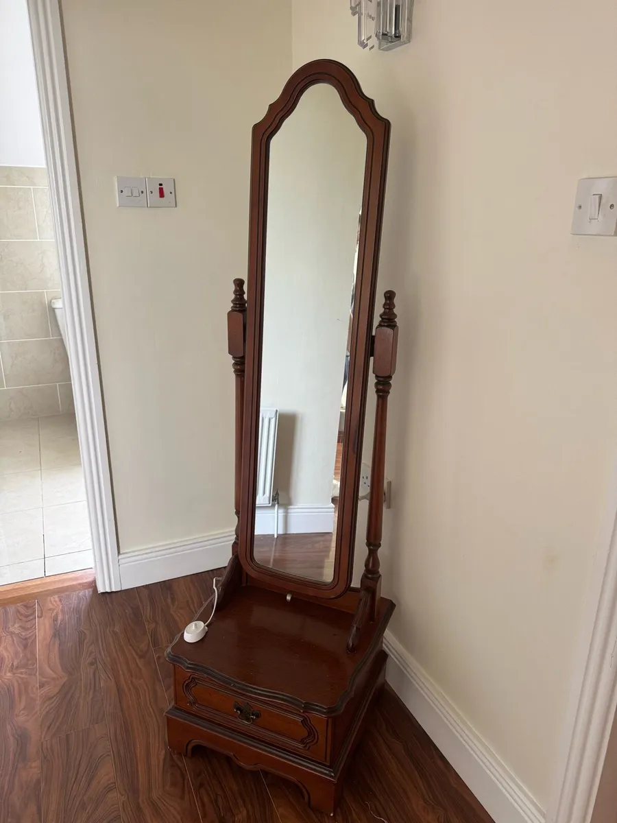 Furniture Set - Image 2