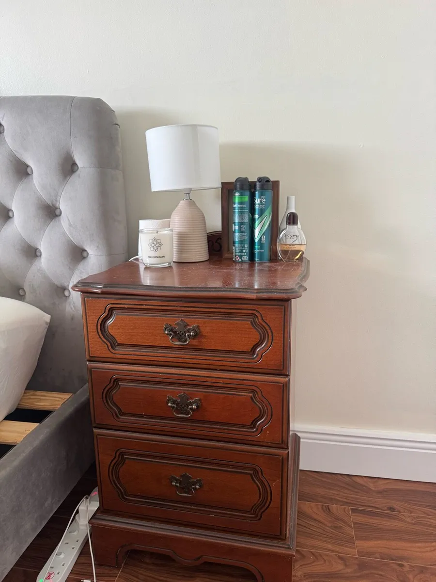 Furniture Set - Image 3