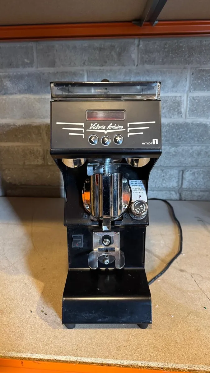 Victoria Arduino coffee grinder - Image 1