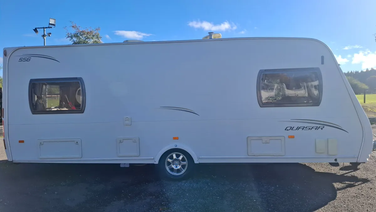 Lunar Quasar 6 Berth Caravan - Image 4