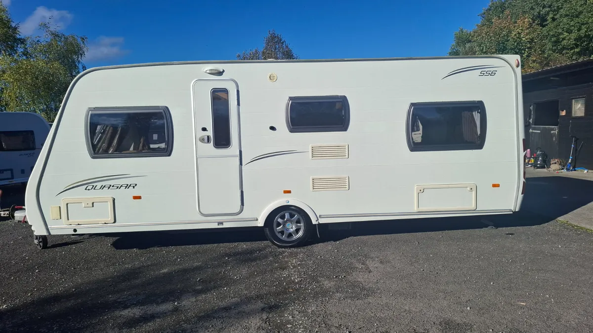 Lunar Quasar 6 Berth Caravan - Image 2