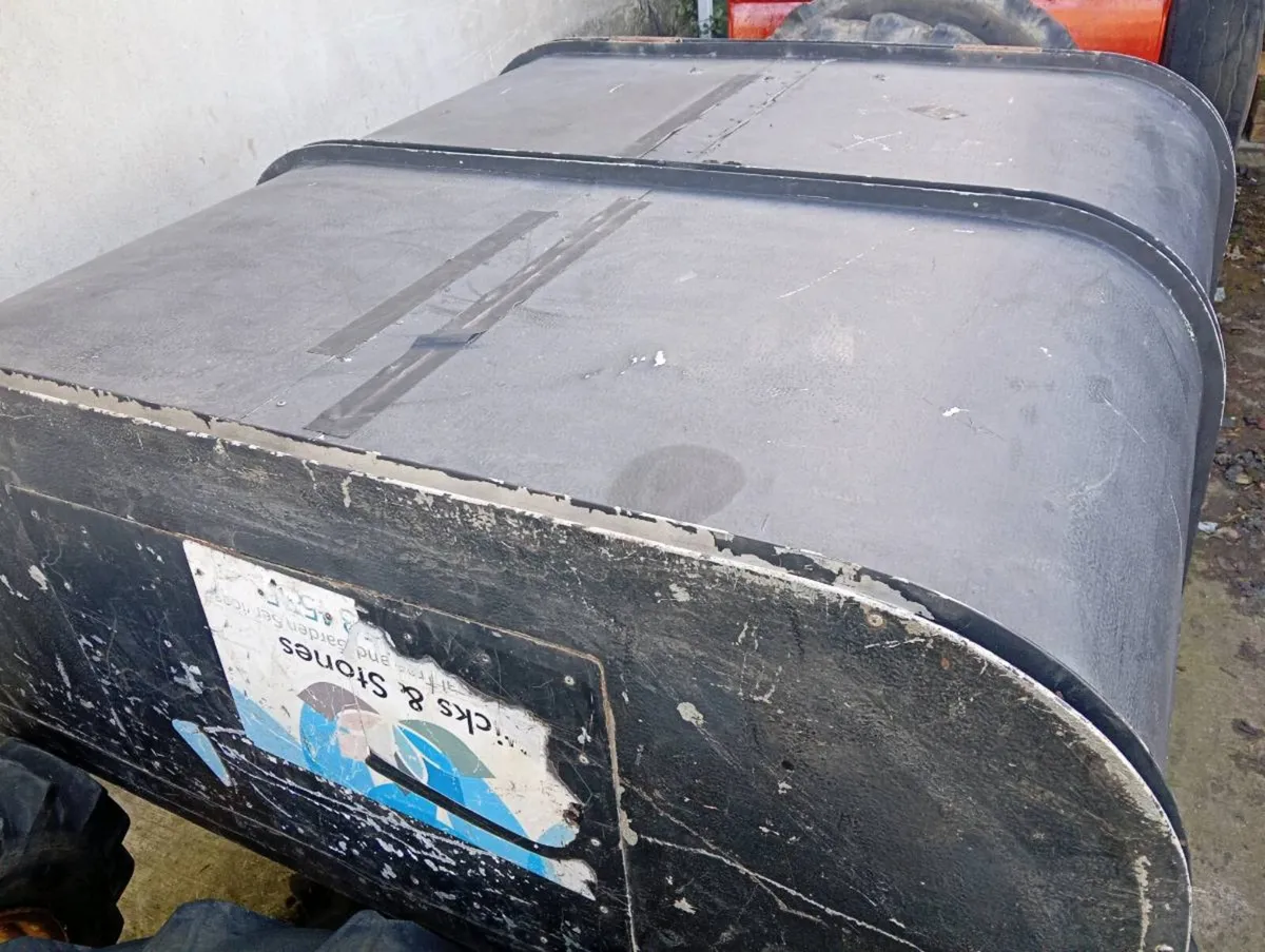 Canopy for jeep tub - Image 1