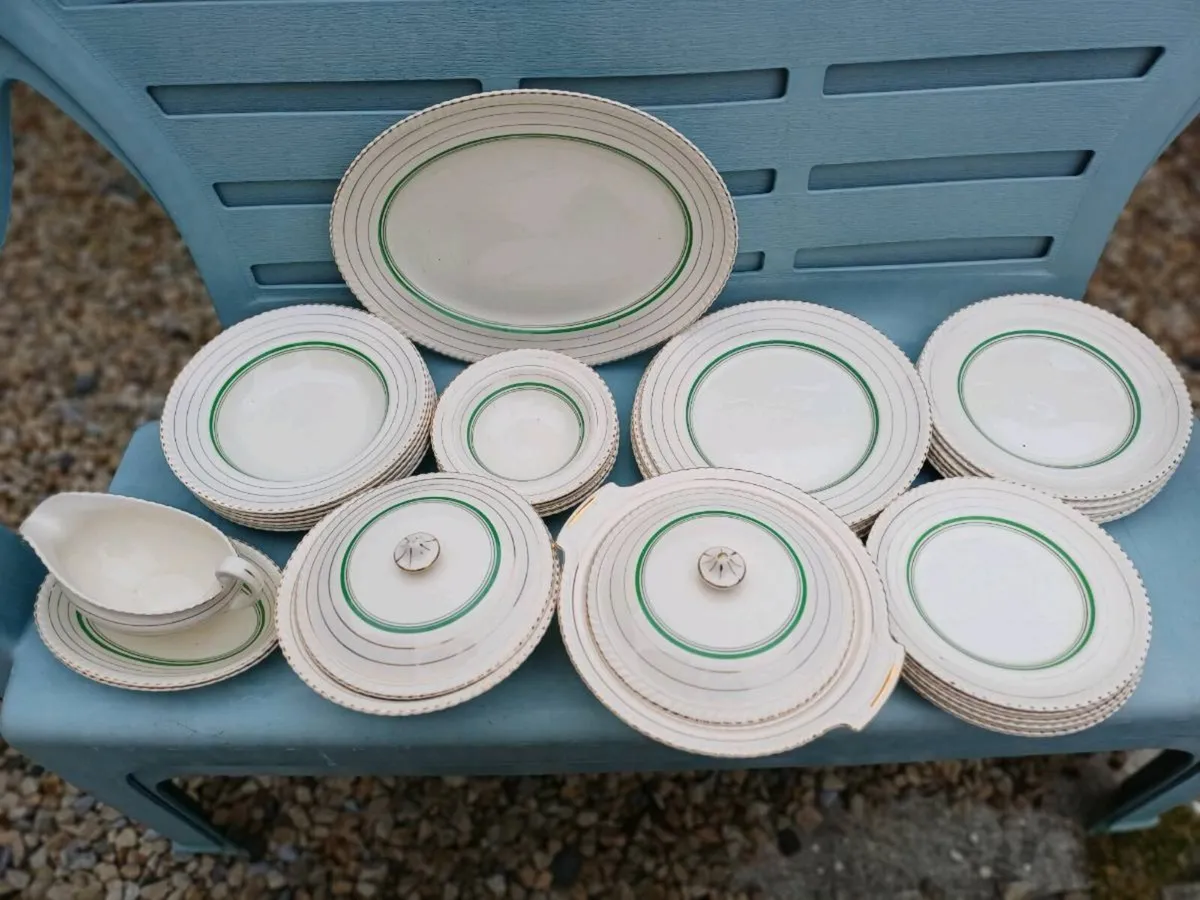 1940's Art Deco Johnson Brothers Dinner Set - Image 1