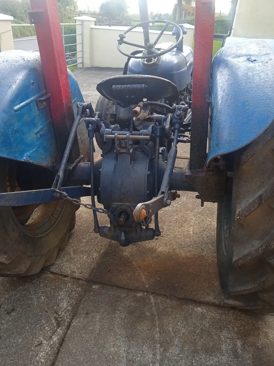 Fordson Dexta tractor - Image 3