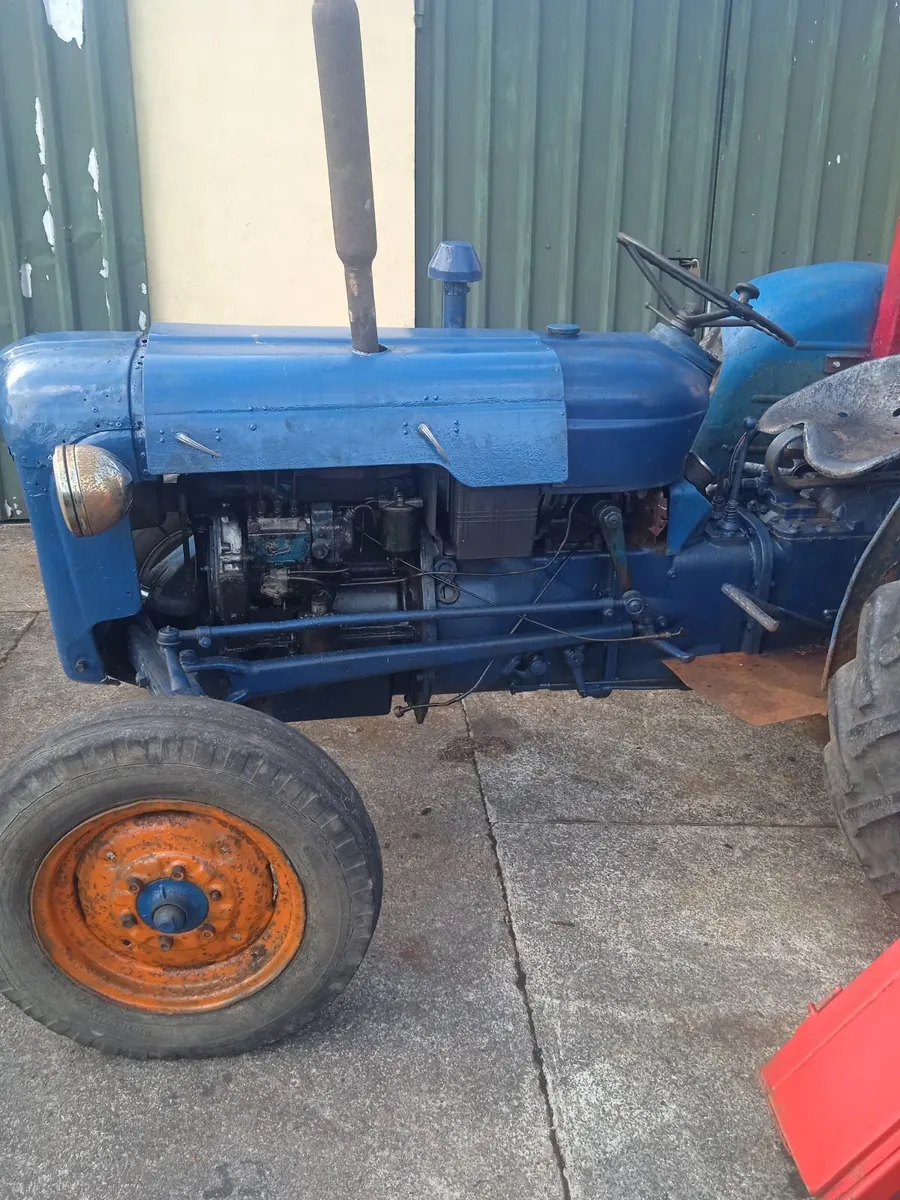 Fordson Dexta tractor - Image 4