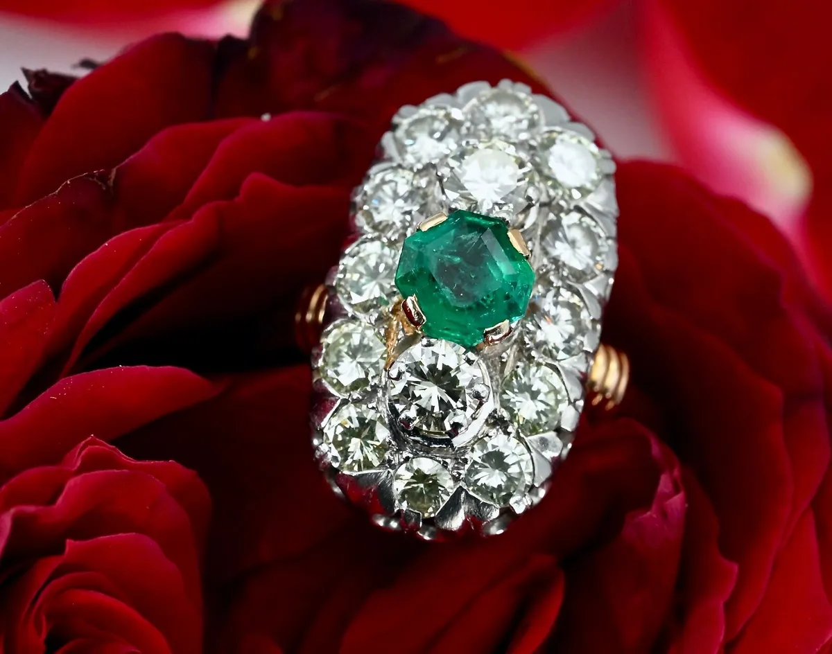 Vintage 1940s Emerald & Diamond Ring - Rose Gold - Image 4