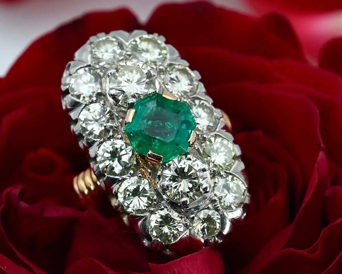 Vintage 1940s Emerald & Diamond Ring - Rose Gold - Image 2