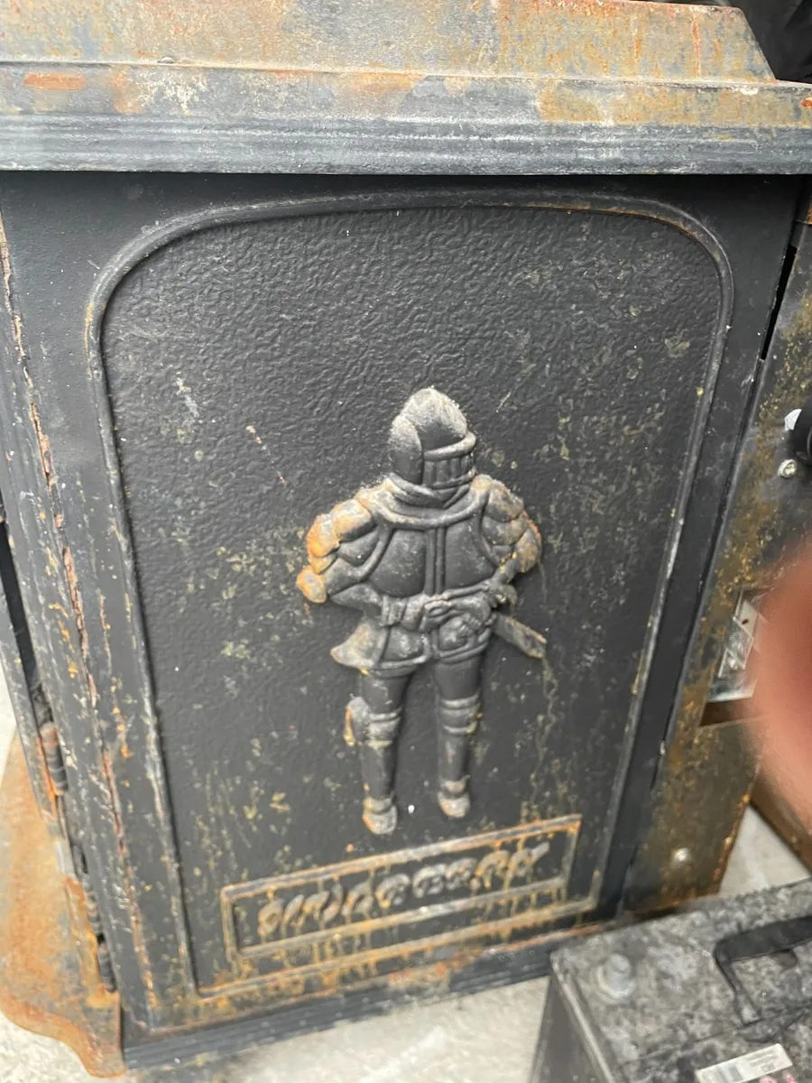 Mulberry Stove with Back Boiler – Barely Used - Image 2