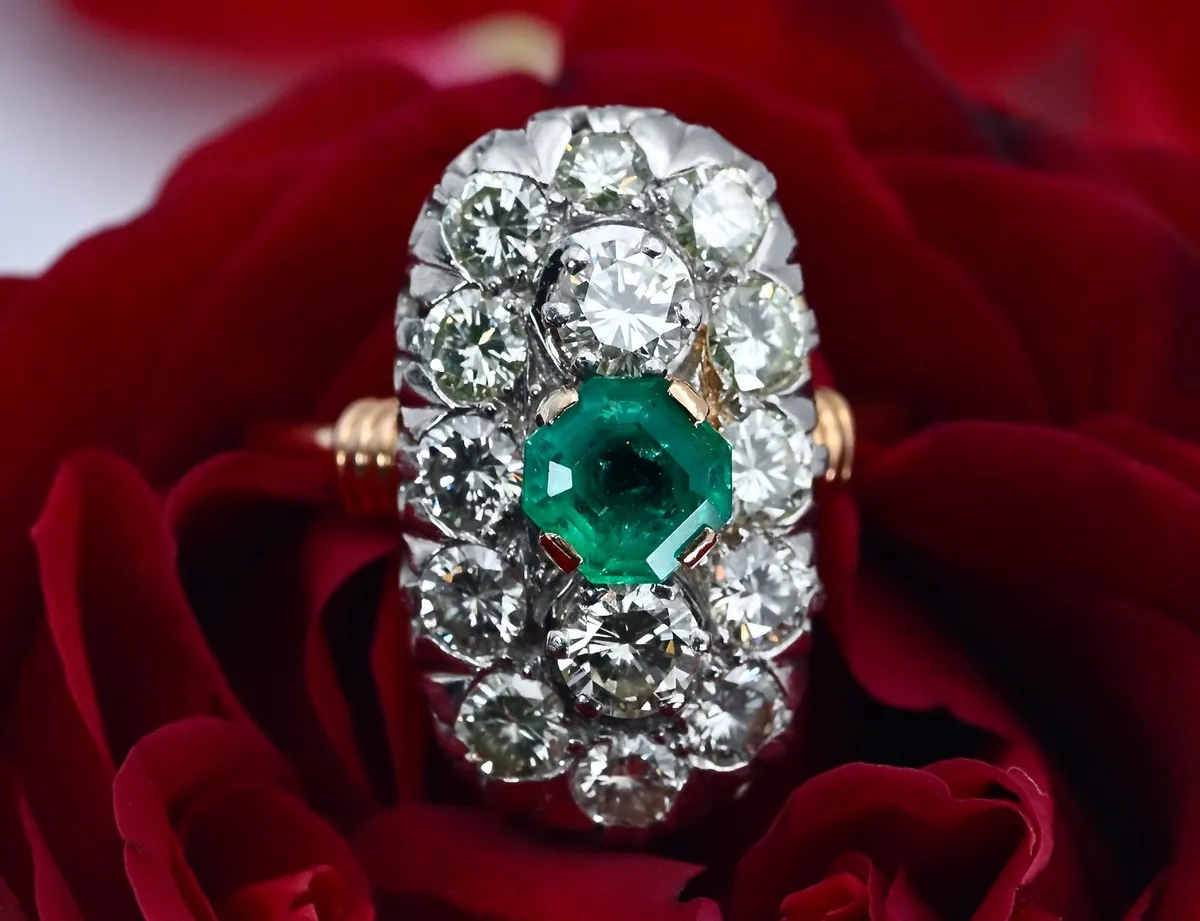 Vintage 1940s Emerald & Diamond Ring - Rose Gold - Image 3
