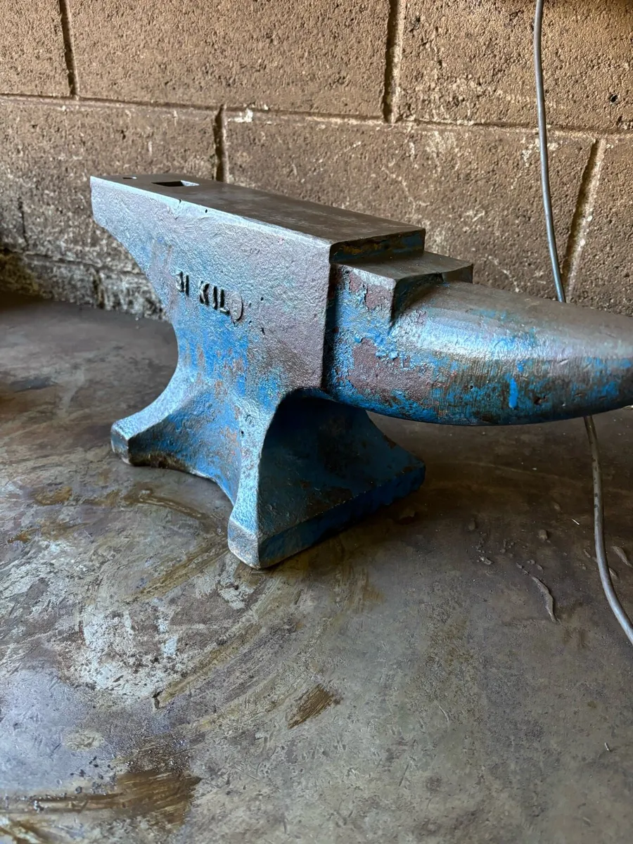 1CWT BROOKS 51 kg Anvil NEW NEVER USED - Image 1