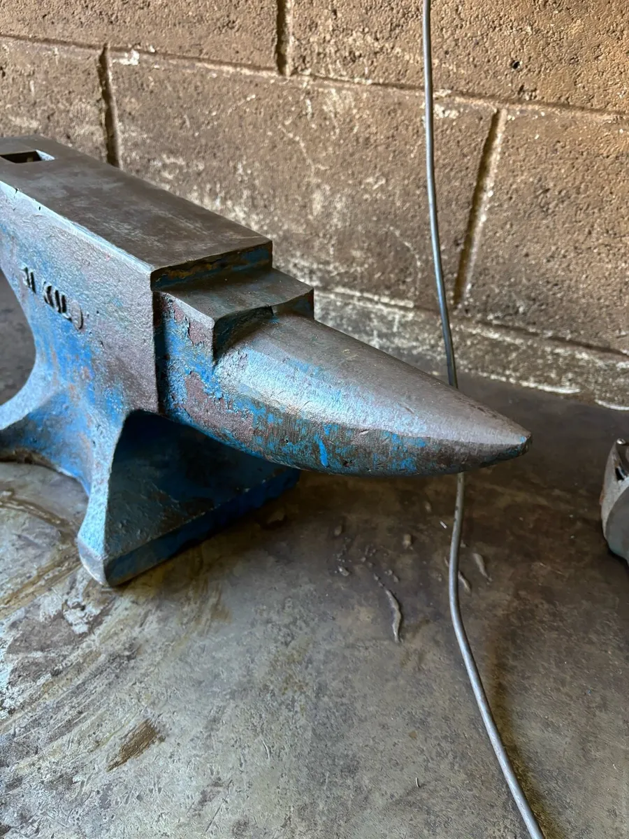 1CWT BROOKS 51 kg Anvil NEW NEVER USED - Image 2