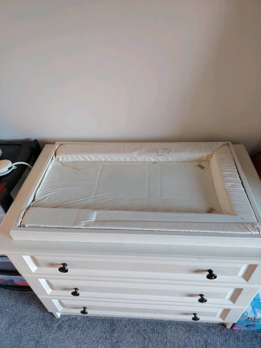Chest of Drawers - Image 3