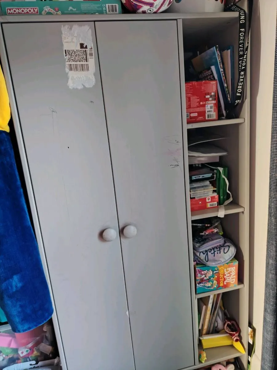 Kids Wardrobe - Image 2