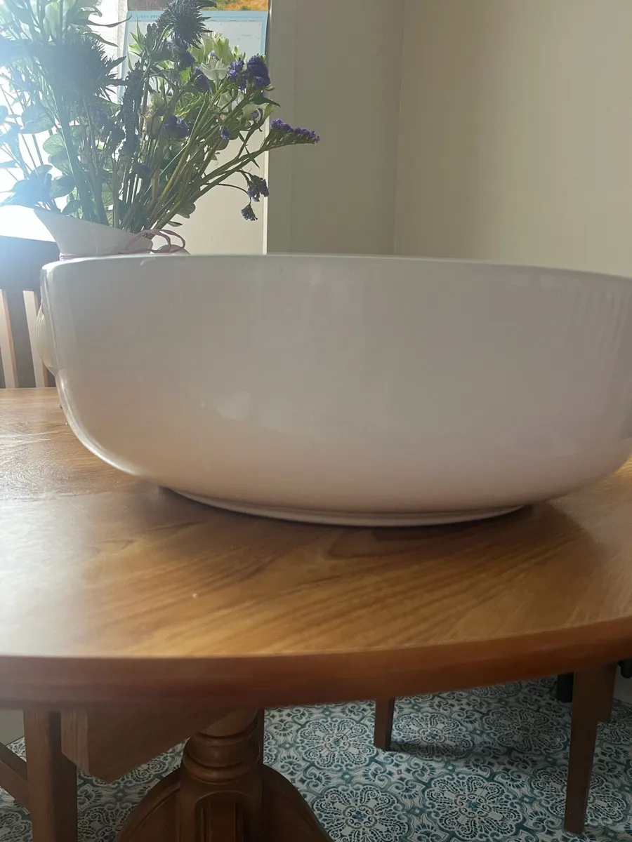Round Ceramic Counter Top Basin for sale in Tipperary for €50 on DoneDeal