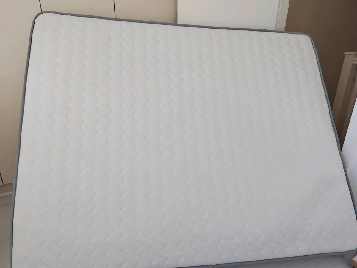 Memory foam king mattress - Image 4