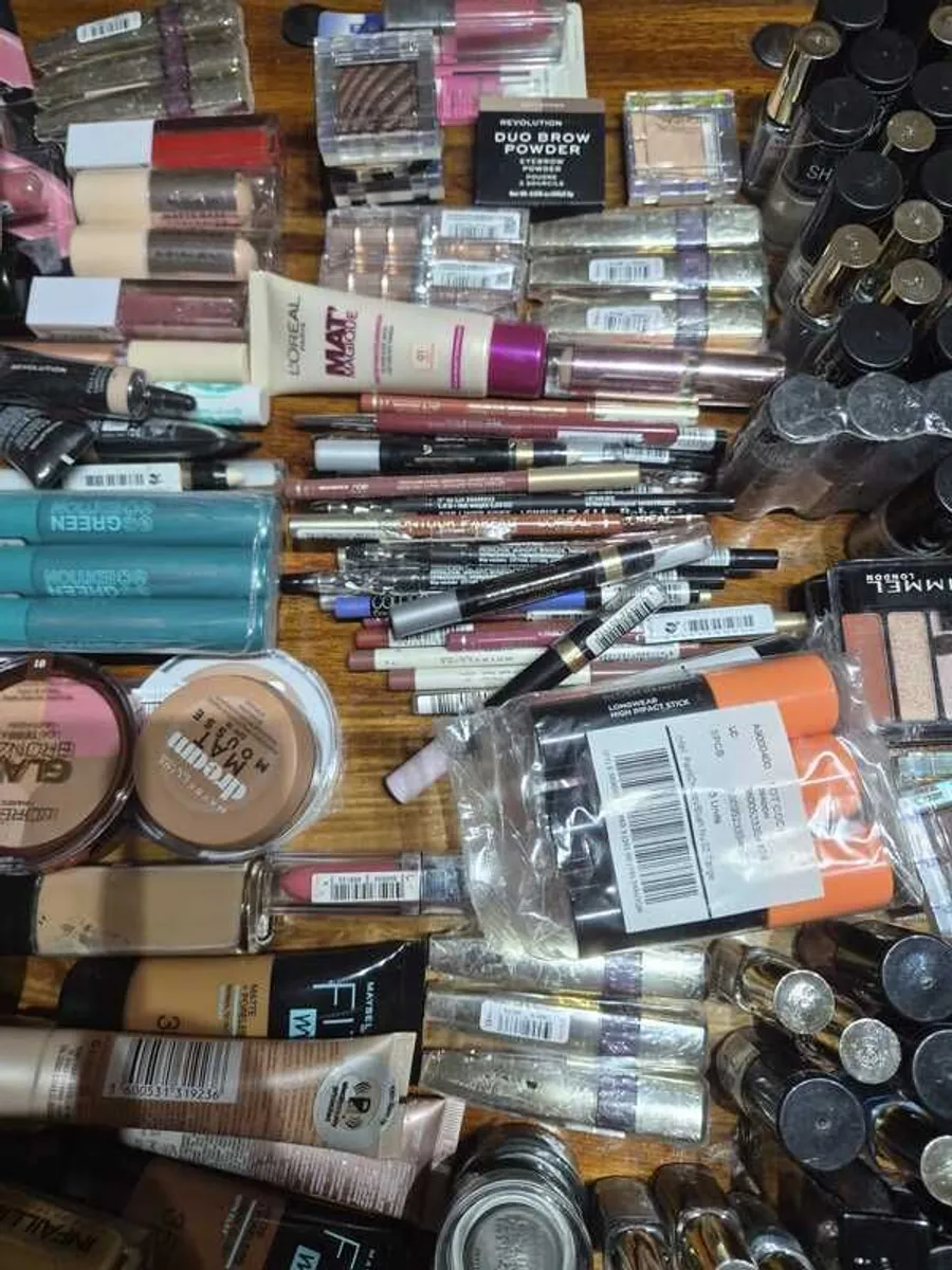 Wholesale Cosmetics Lot: 850 Pieces, Mixed Brands - Image 2