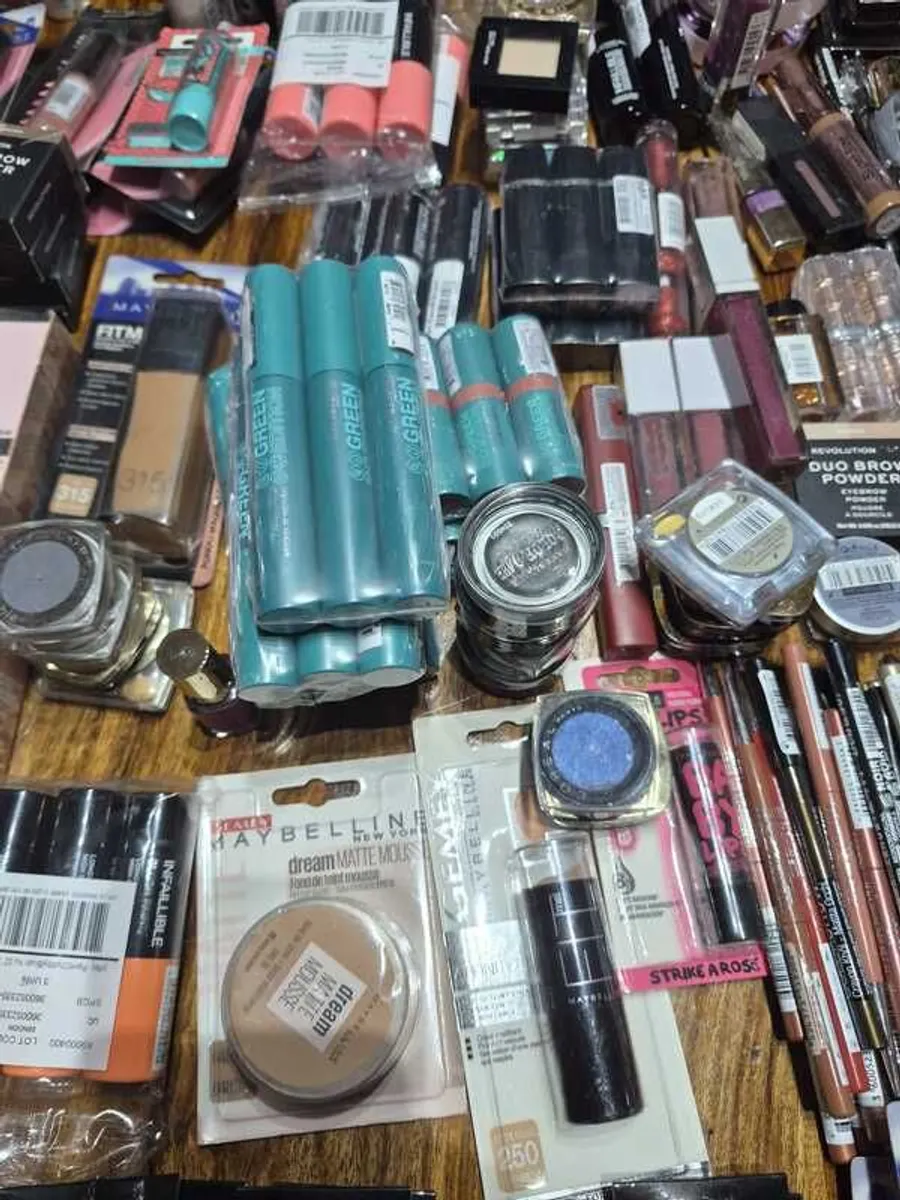 Wholesale Cosmetics Lot: 850 Pieces, Mixed Brands - Image 3