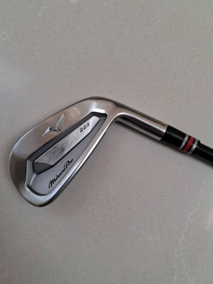 Mizuno Pro 223 4iron Axiom Velocore - Image 1