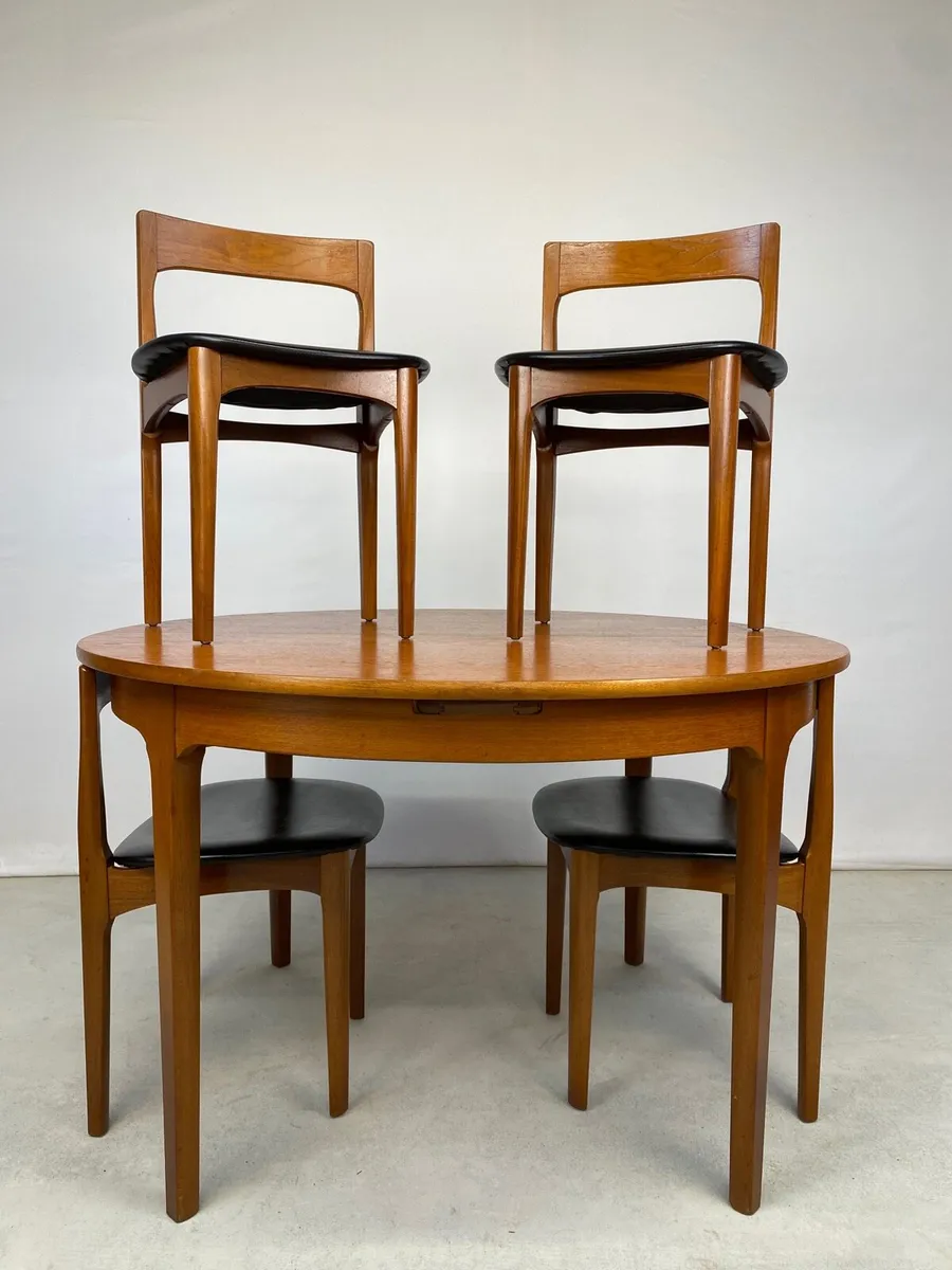 Nathan Mid Century Roundette Table & Chairs - Image 1