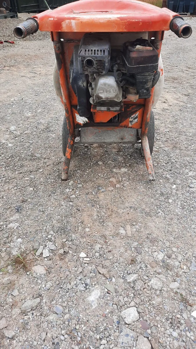 Honda petrol mixer- Excellent condition- like new - Image 2