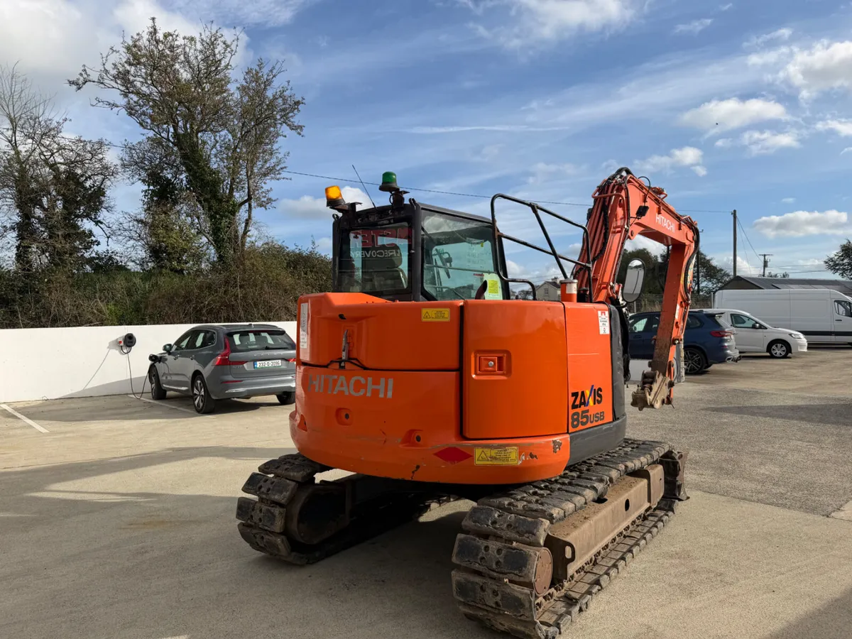 Hitachi zaxis 85 year 2017 - Image 1