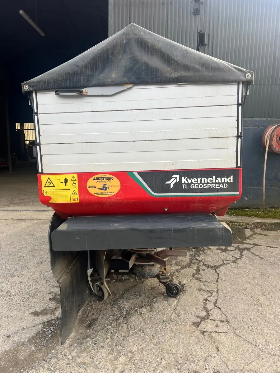 Fertiliser Spreader - Image 1