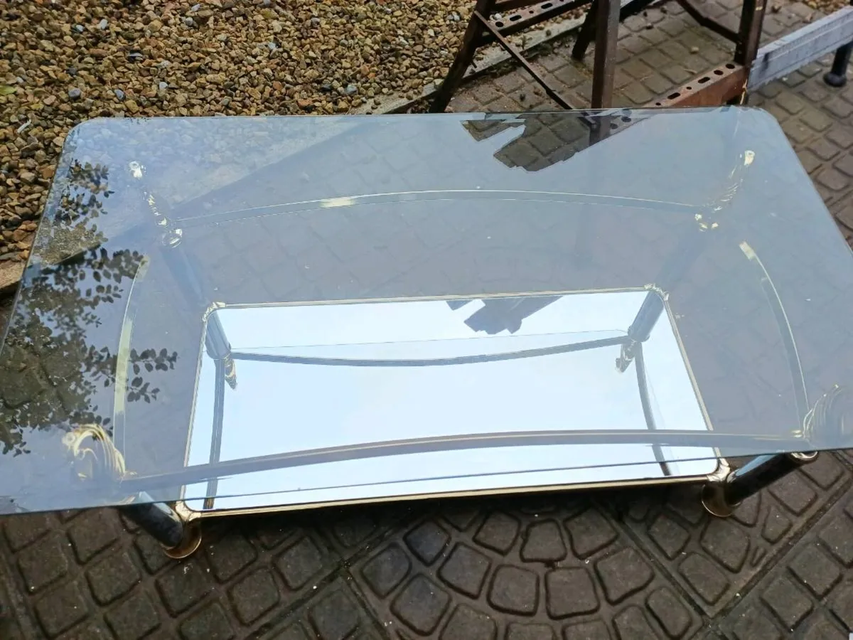 Elegant Swan Detailing Coffee Table - Image 3