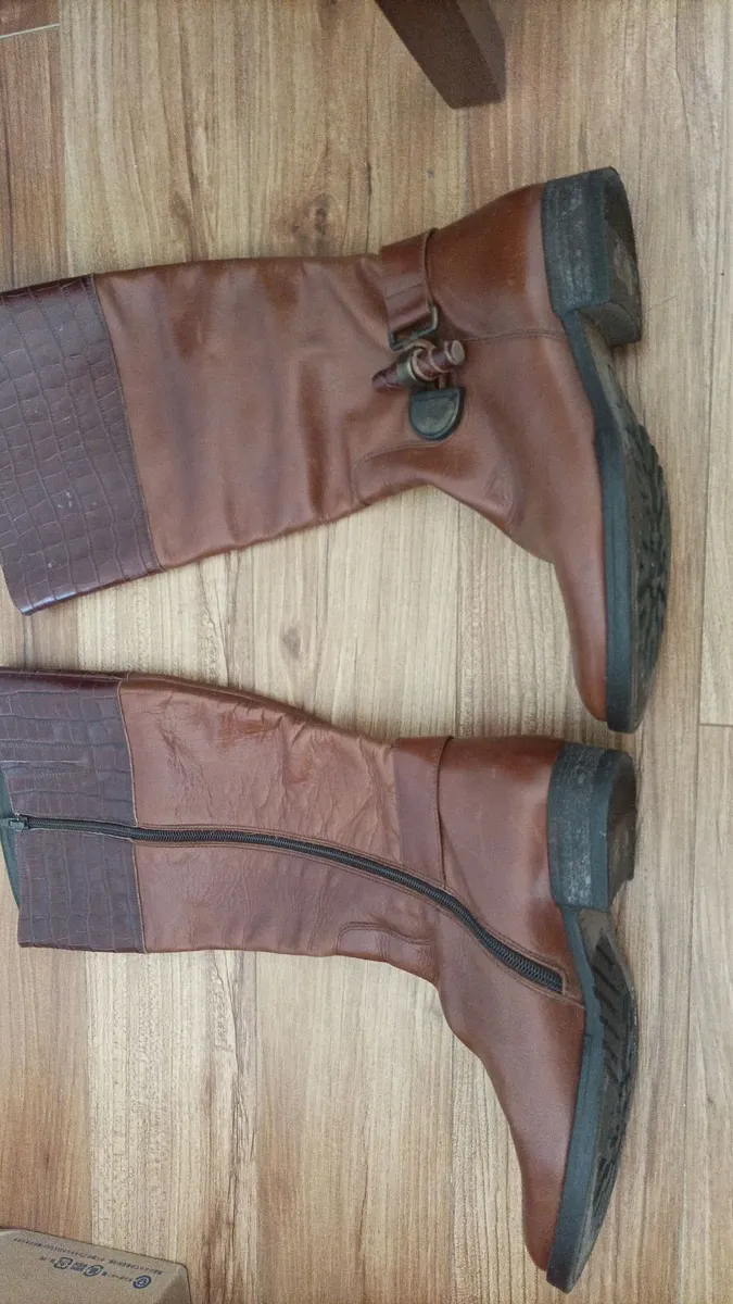 Boots - Image 3