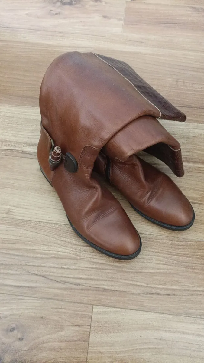 Boots - Image 1