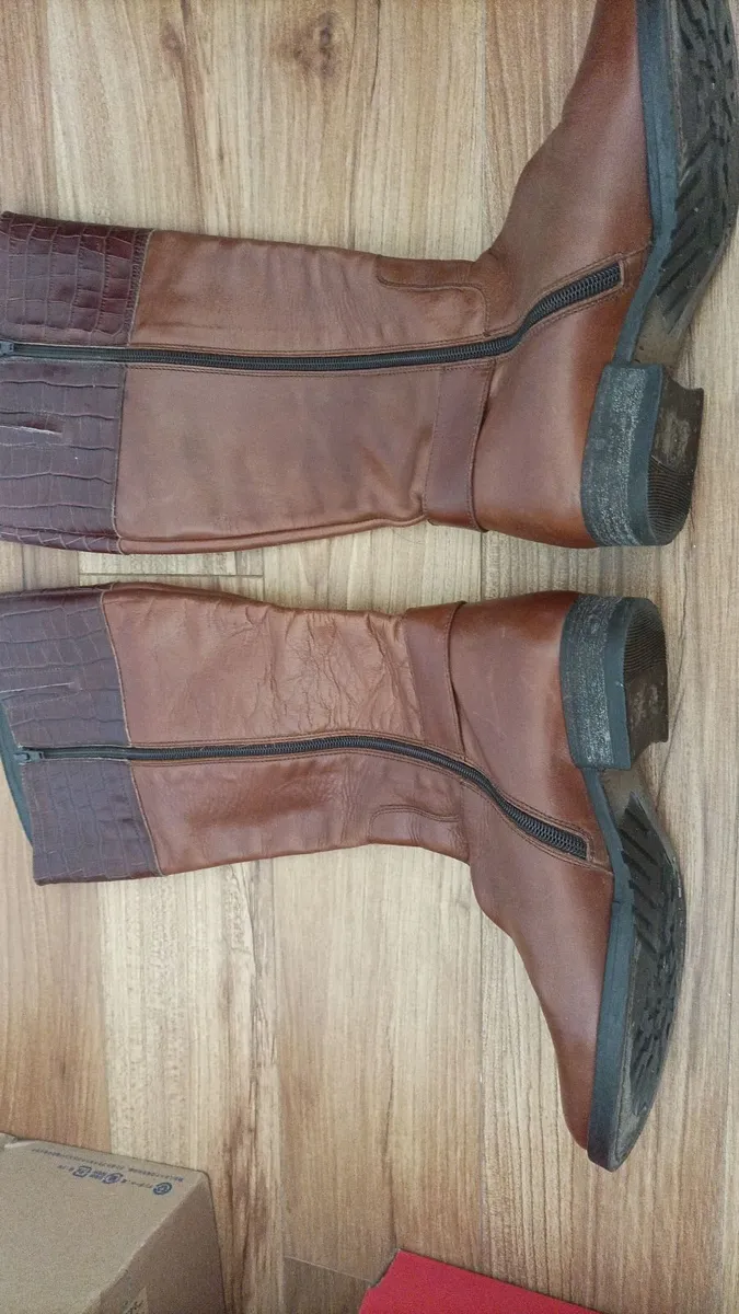 Boots - Image 2
