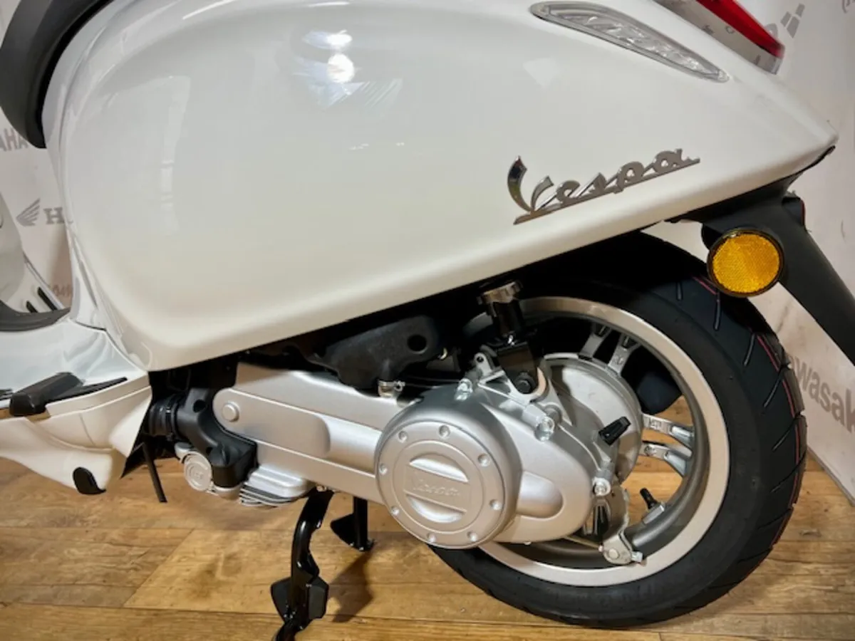 Vespa Primavera 50 - Image 4
