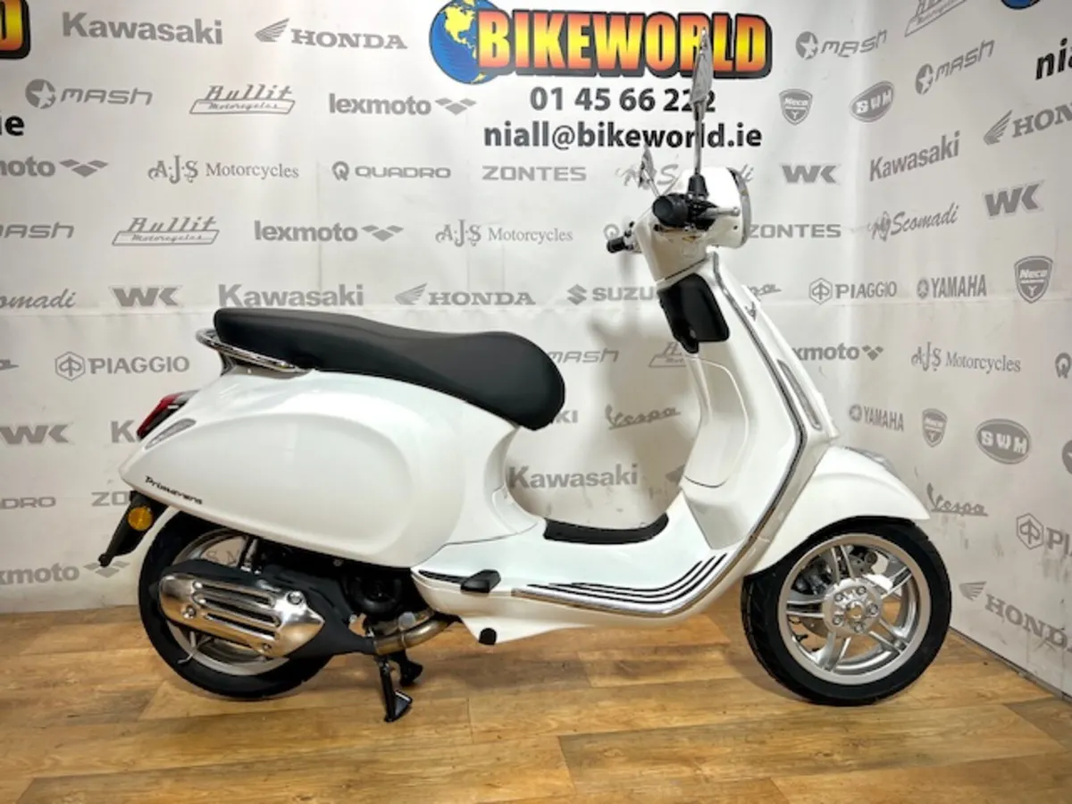 Vespa Primavera 50 - Image 1
